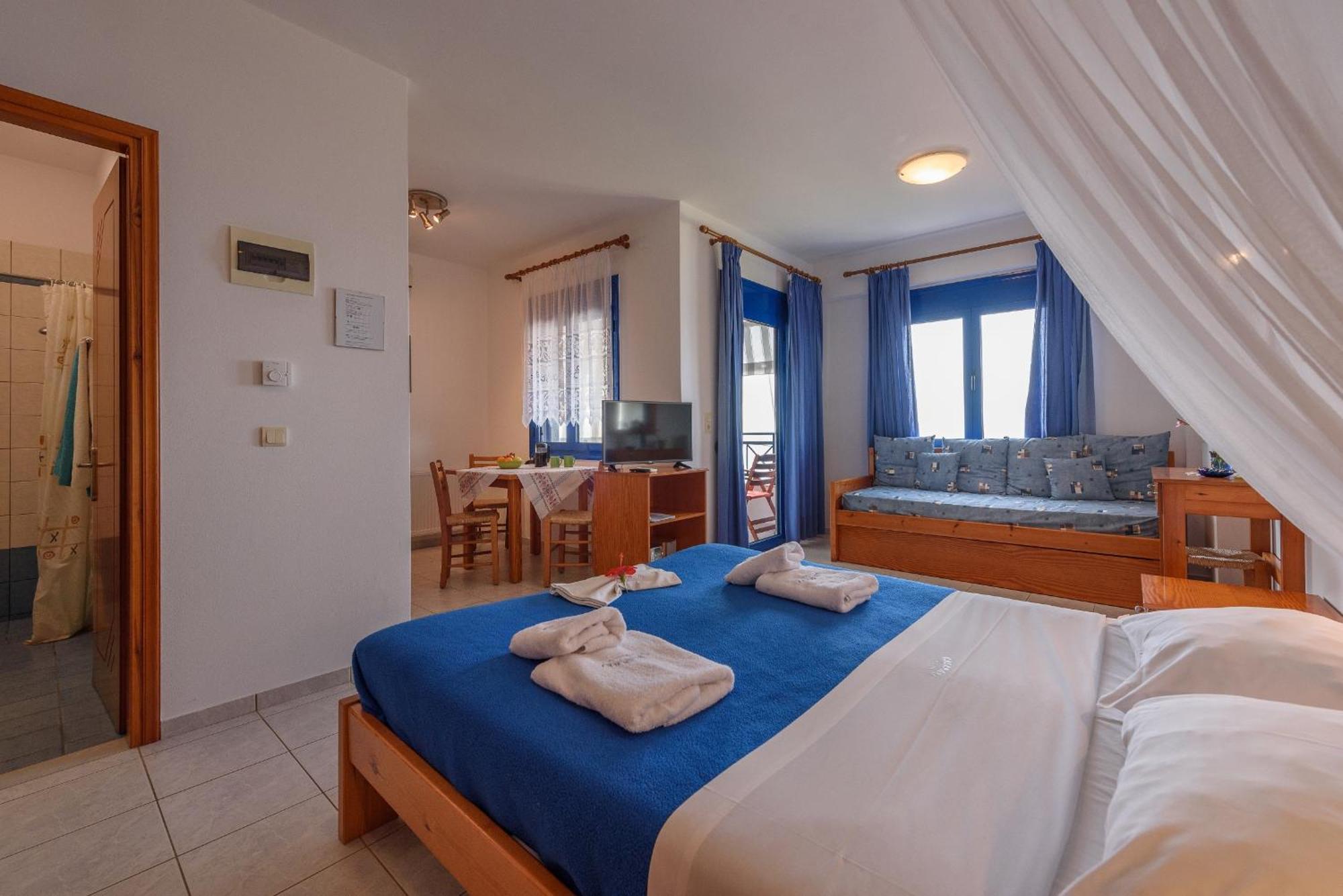 Finikas Studios & Apartments - Kalamaki Holidays Kalamaki (Heraklion) Buitenkant foto