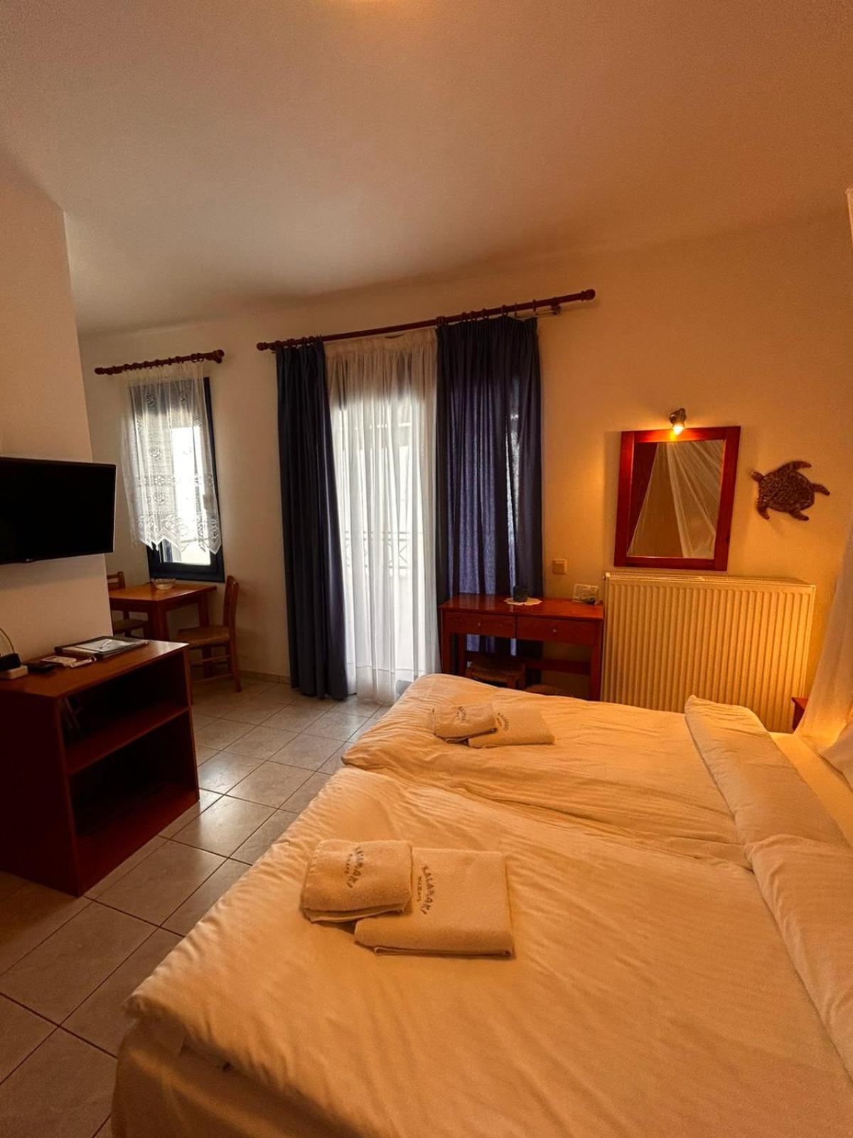 Finikas Studios & Apartments - Kalamaki Holidays Kalamaki (Heraklion) Buitenkant foto