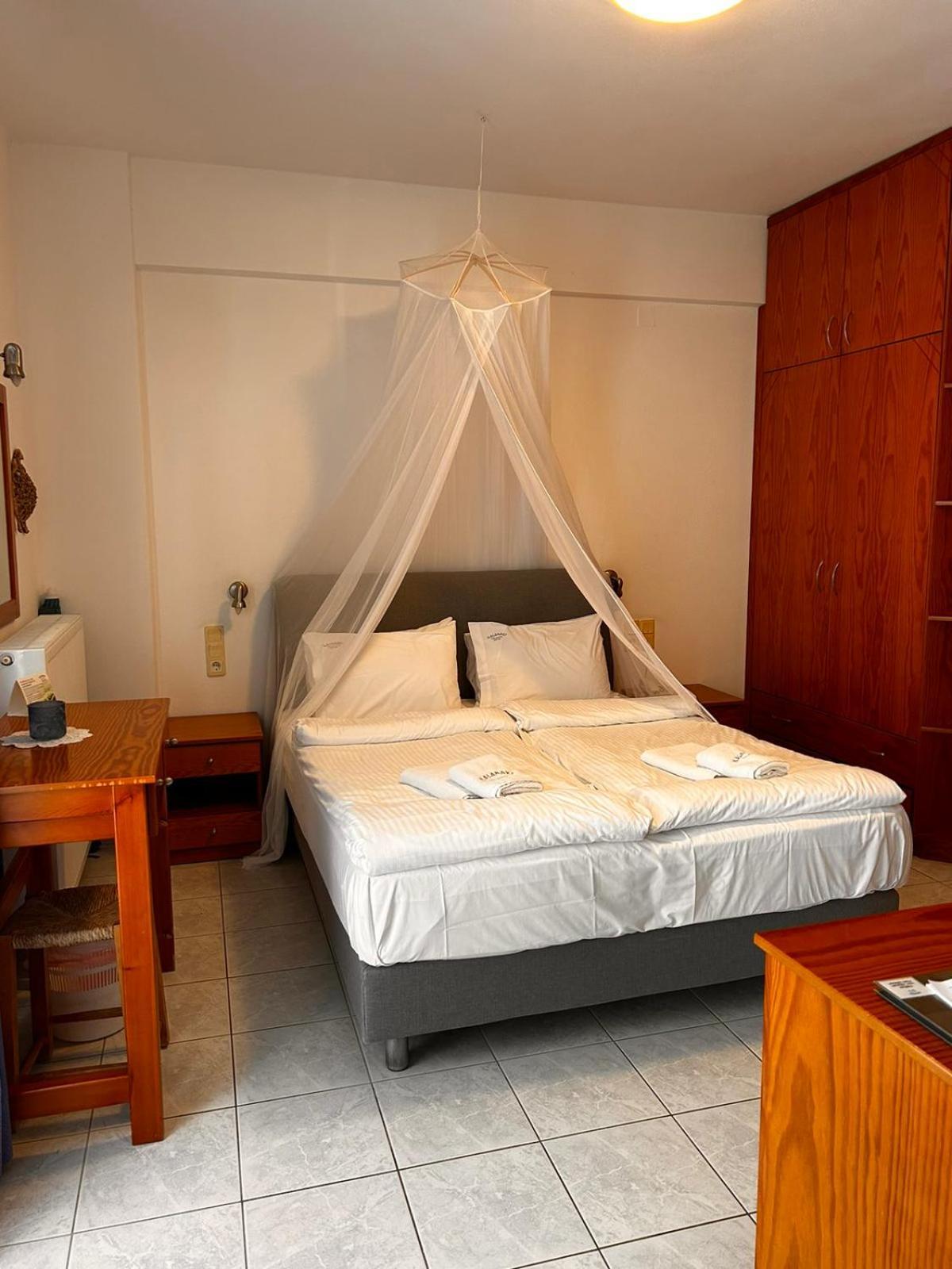 Finikas Studios & Apartments - Kalamaki Holidays Kalamaki (Heraklion) Buitenkant foto