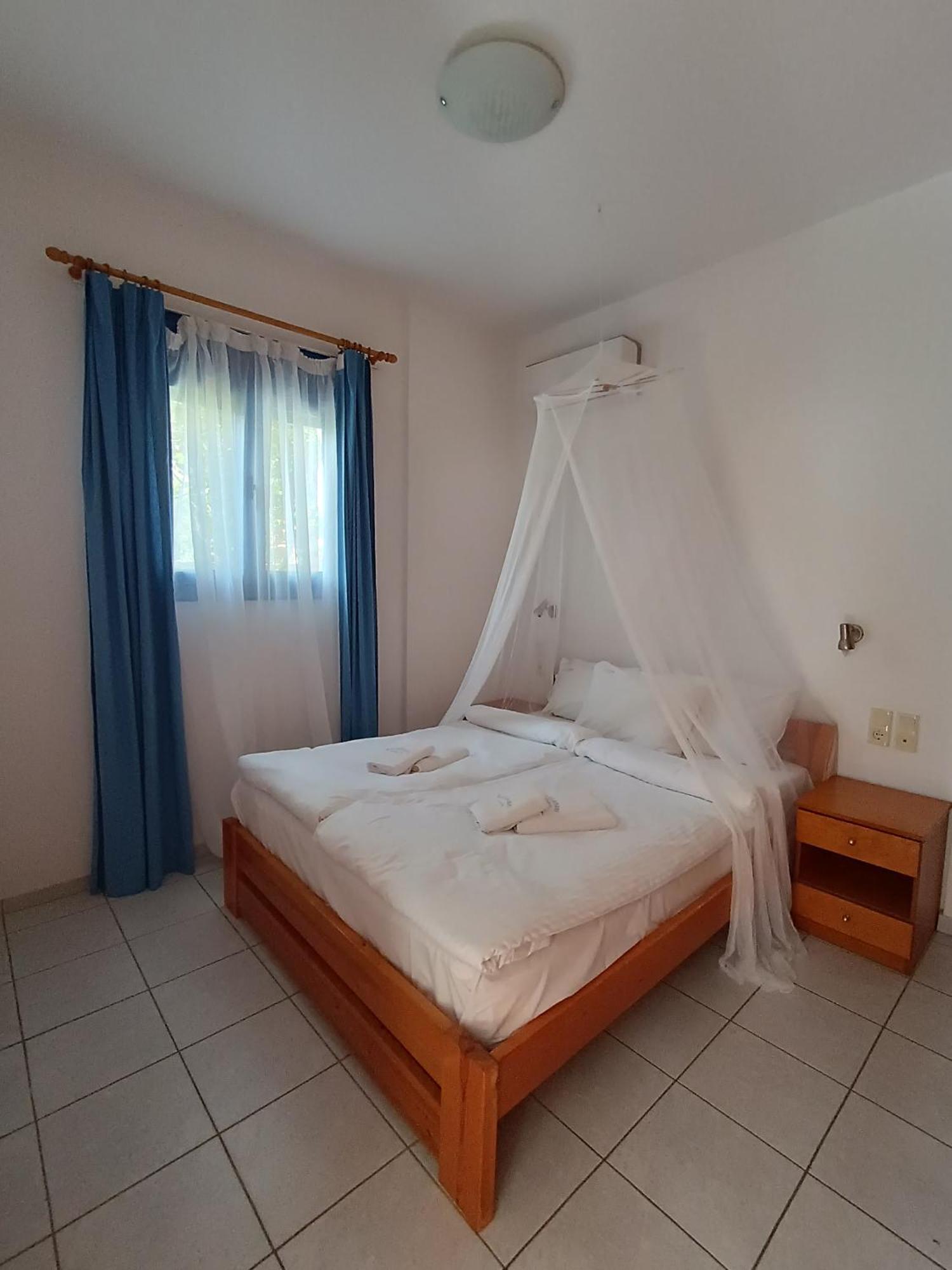 Finikas Studios & Apartments - Kalamaki Holidays Kalamaki (Heraklion) Buitenkant foto